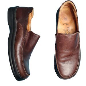 Footprints by Birkenstock Brown Leather Slip-On Comfort Footbed Loafer 41 10
